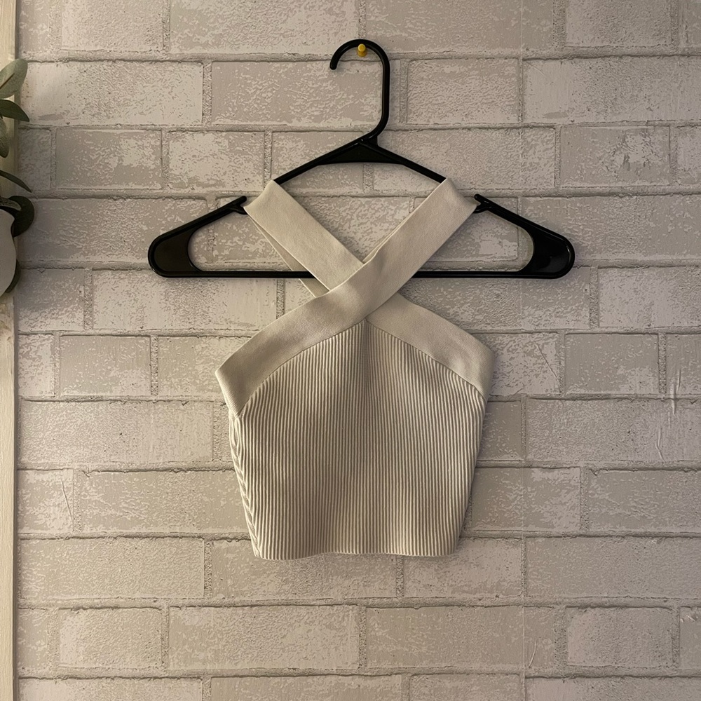 ARITZIA Babaton sculpt knit criss cross cropped tank